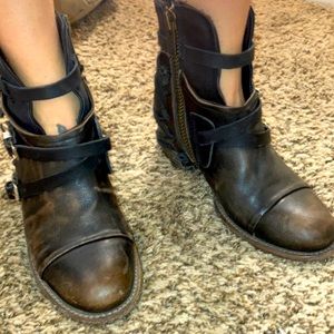 Freebird Crue size 8, black distressed